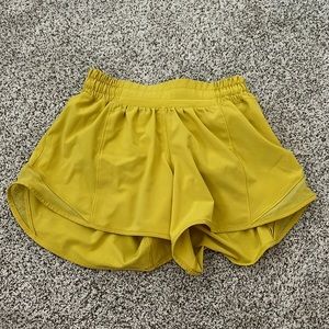 Lululemon Hotty Hot Low-Rise Short 4”